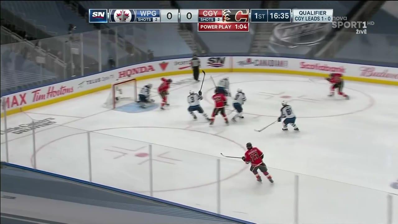 NHL: Calgary Flames - Winnipeg Jets