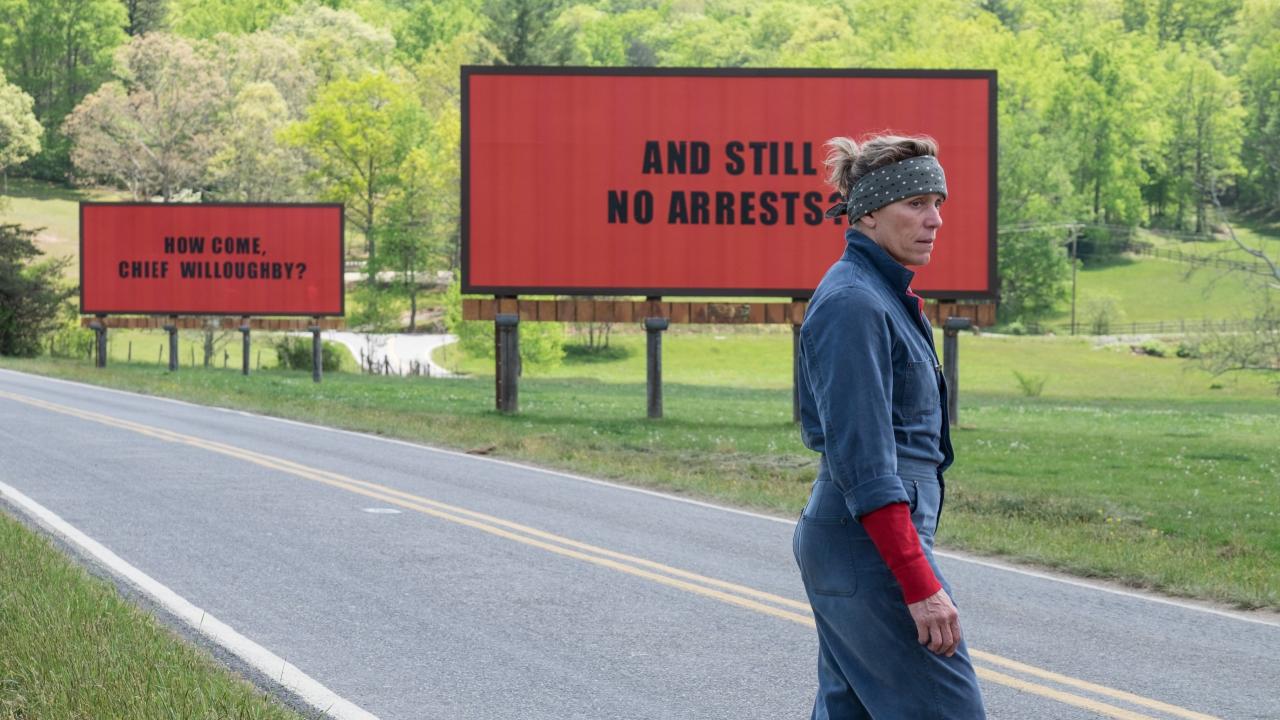 Tři billboardy kousek za Ebbingem